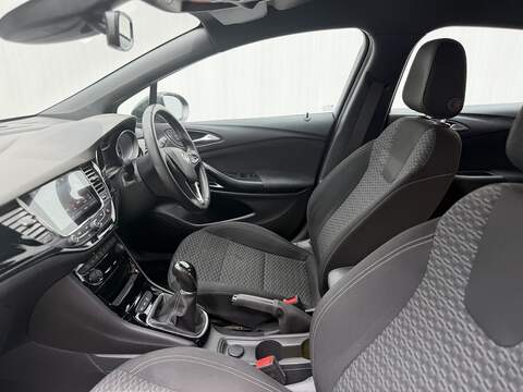 Vauxhall Astra 1.4i Turbo SRi VX Line Nav Hatchback 5dr Petrol Manual Euro 6 (150 ps) - U668