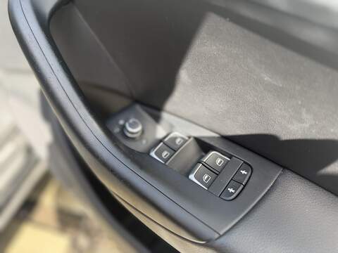 Audi Q3 1.4 TFSI CoD S line Edition SUV 5dr Petrol S Tronic Euro 6 (s/s) (150 ps) - U674