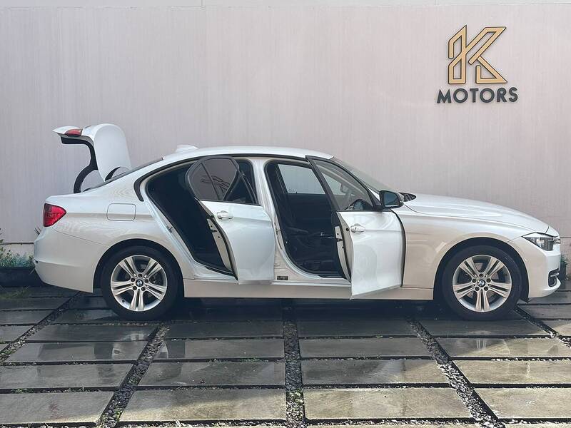 BMW 3 Series 2.0 320d Sport Saloon 4dr Diesel Auto Euro 5 (s/s) (184 ps) - U680