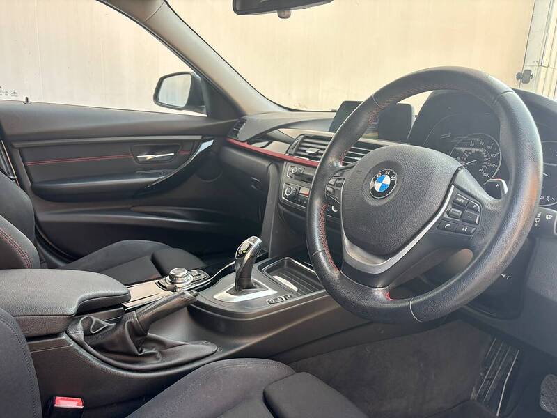 BMW 3 Series 2.0 320d Sport Saloon 4dr Diesel Auto Euro 5 (s/s) (184 ps) - U680