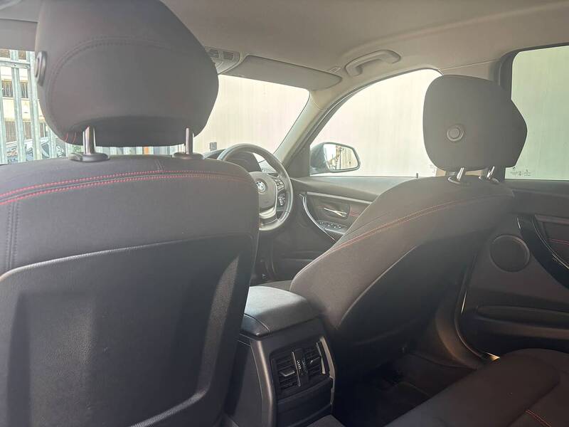 BMW 3 Series 2.0 320d Sport Saloon 4dr Diesel Auto Euro 5 (s/s) (184 ps) - U680