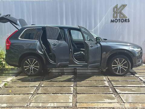 Volvo XC90 B5 MHEV Core - U681