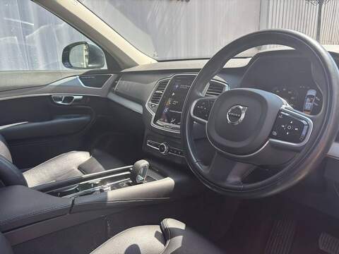 Volvo XC90 B5 MHEV Core - U681