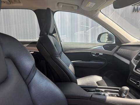 Volvo XC90 B5 MHEV Core - U681