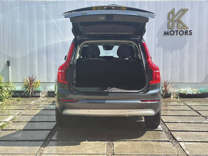Volvo XC90 B5 MHEV Core - U681