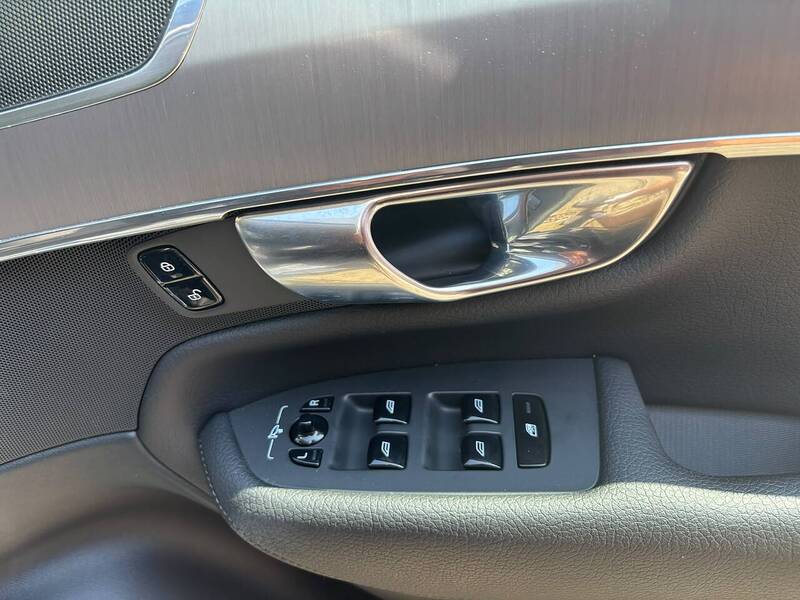 Volvo XC90 B5 MHEV Core - U681