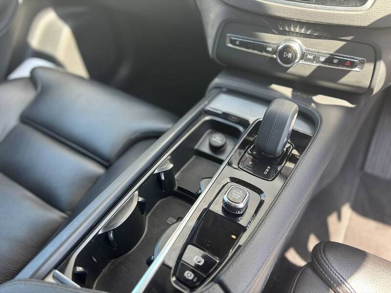 Volvo XC90 B5 MHEV Core - U681