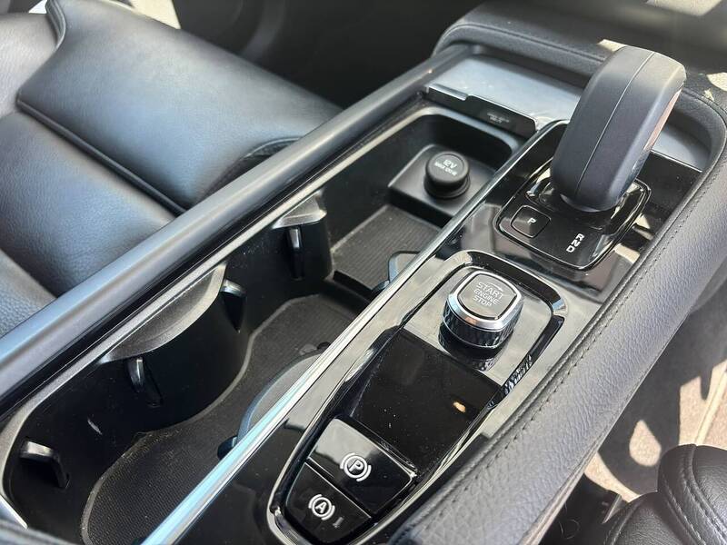 Volvo XC90 B5 MHEV Core - U681