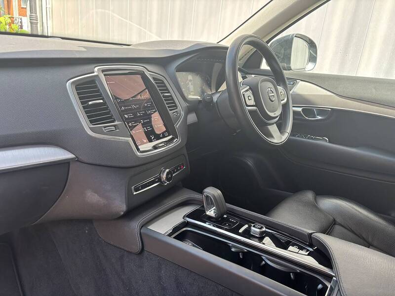 Volvo XC90 B5 MHEV Core - U681