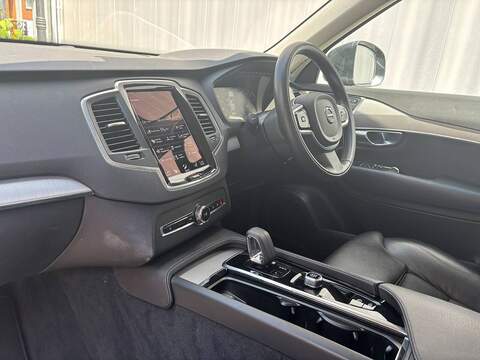Volvo XC90 B5 MHEV Core - U681