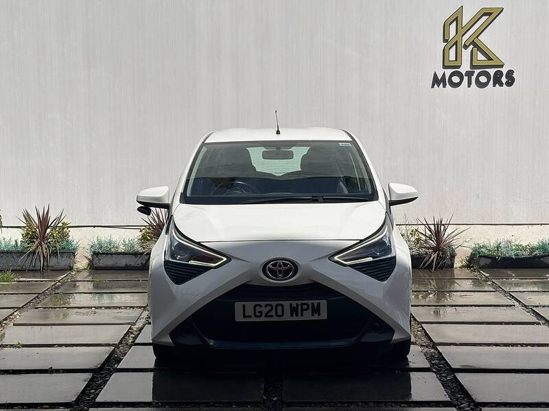 Toyota AYGO 1.0 VVT-i x-play Hatchback 5dr Petrol x-shift Euro 6 (71 ps) - U685