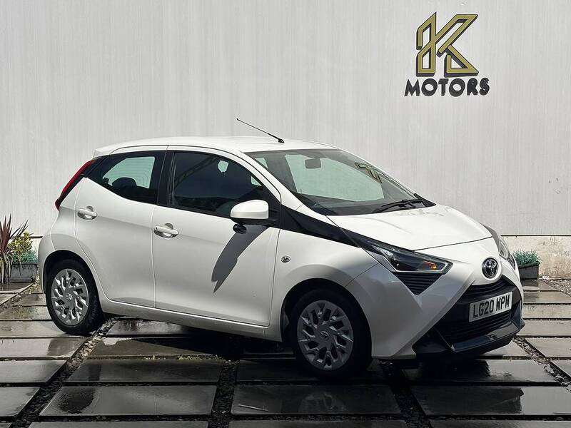 Toyota AYGO 1.0 VVT-i x-play Hatchback 5dr Petrol x-shift Euro 6 (71 ps) - U685