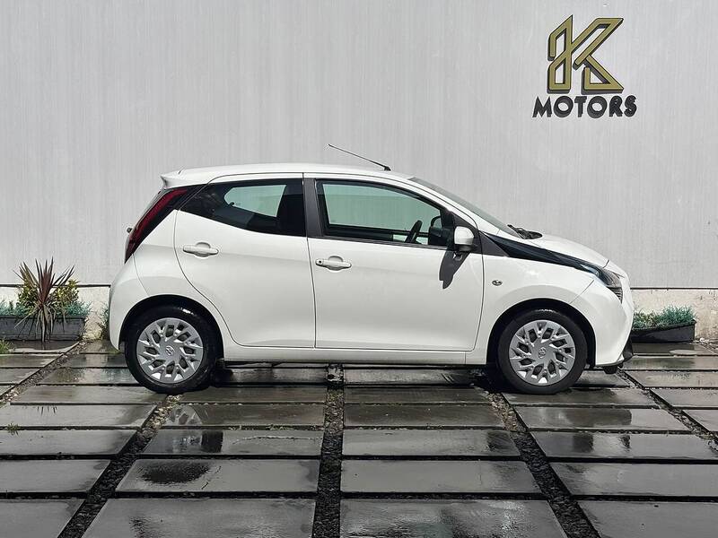 Toyota AYGO 1.0 VVT-i x-play Hatchback 5dr Petrol x-shift Euro 6 (71 ps) - U685