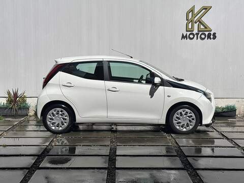 Toyota AYGO 1.0 VVT-i x-play Hatchback 5dr Petrol x-shift Euro 6 (71 ps) - U685