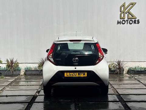 Toyota AYGO 1.0 VVT-i x-play Hatchback 5dr Petrol x-shift Euro 6 (71 ps) - U685