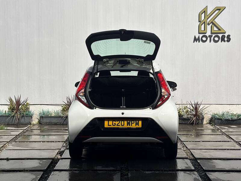 Toyota AYGO 1.0 VVT-i x-play Hatchback 5dr Petrol x-shift Euro 6 (71 ps) - U685