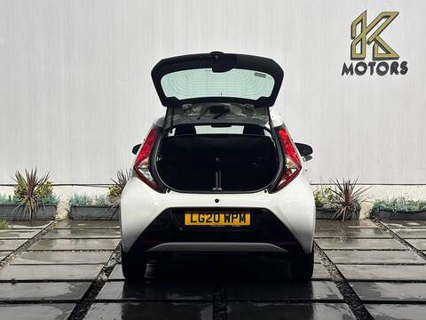 Toyota AYGO 1.0 VVT-i x-play Hatchback 5dr Petrol x-shift Euro 6 (71 ps) - U685