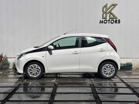Toyota AYGO 1.0 VVT-i x-play Hatchback 5dr Petrol x-shift Euro 6 (71 ps) - U685
