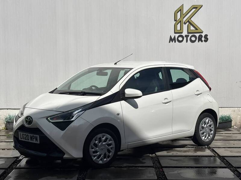 Toyota AYGO 1.0 VVT-i x-play Hatchback 5dr Petrol x-shift Euro 6 (71 ps) - U685