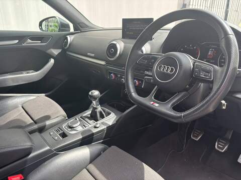 Audi A3 1.5 TFSI CoD 35 Black Edition Sportback 5dr Petrol Manual Euro 6 (s/s) (150 ps) - U686