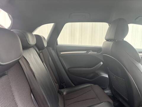 Audi A3 1.5 TFSI CoD 35 Black Edition Sportback 5dr Petrol Manual Euro 6 (s/s) (150 ps) - U686