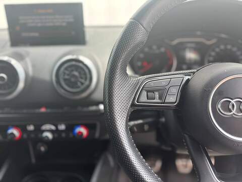 Audi A3 1.5 TFSI CoD 35 Black Edition Sportback 5dr Petrol Manual Euro 6 (s/s) (150 ps) - U686