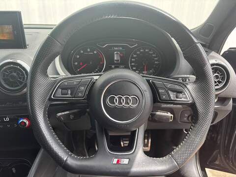 Audi A3 1.5 TFSI CoD 35 Black Edition Sportback 5dr Petrol Manual Euro 6 (s/s) (150 ps) - U686