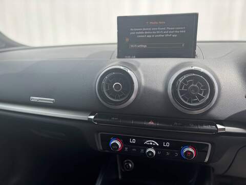 Audi A3 1.5 TFSI CoD 35 Black Edition Sportback 5dr Petrol Manual Euro 6 (s/s) (150 ps) - U686