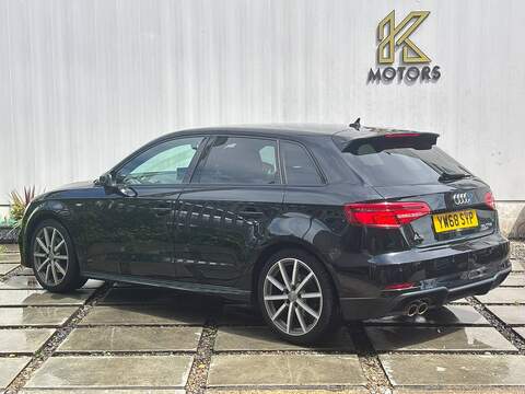 Audi A3 1.5 TFSI CoD 35 Black Edition Sportback 5dr Petrol Manual Euro 6 (s/s) (150 ps) - U686
