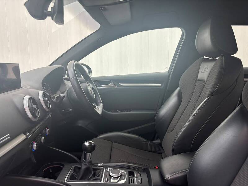 Audi A3 1.5 TFSI CoD 35 Black Edition Sportback 5dr Petrol Manual Euro 6 (s/s) (150 ps) - U686