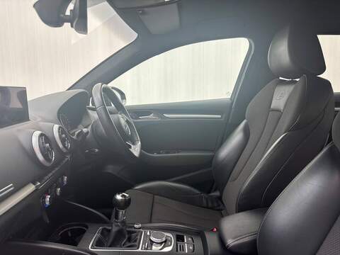 Audi A3 1.5 TFSI CoD 35 Black Edition Sportback 5dr Petrol Manual Euro 6 (s/s) (150 ps) - U686