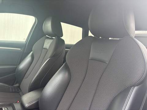 Audi A3 1.5 TFSI CoD 35 Black Edition Sportback 5dr Petrol Manual Euro 6 (s/s) (150 ps) - U686