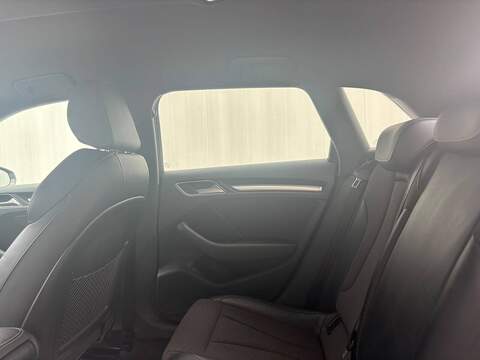 Audi A3 1.5 TFSI CoD 35 Black Edition Sportback 5dr Petrol Manual Euro 6 (s/s) (150 ps) - U686