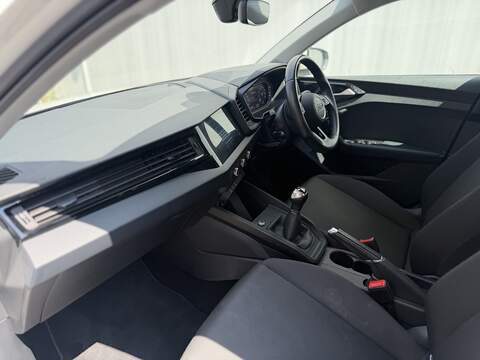 Audi A1 1.0 TFSI 25 Technik Sportback 5dr Petrol Manual Euro 6 (s/s) (95 ps) - U694