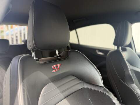 Ford Focus 2.3T EcoBoost ST Hatchback 5dr Petrol Manual Euro 6 (s/s) (280 ps) - U699