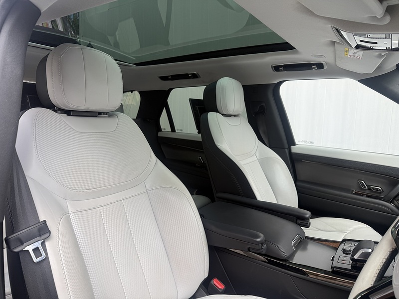 Land Rover Range Rover Sport 3.0 D300 MHEV Dynamic SE SUV 5dr Diesel Auto 4WD Euro 6 (s/s) (300 ps) - U701