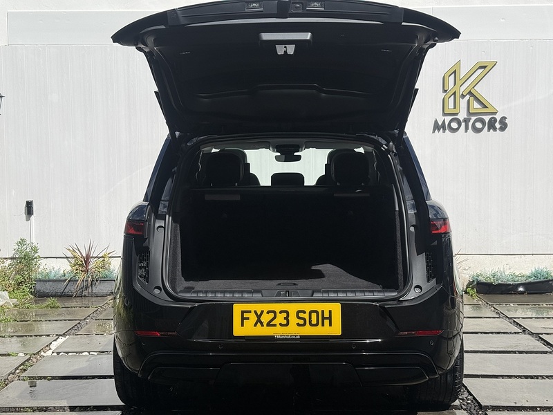 Land Rover Range Rover Sport 3.0 D300 MHEV Dynamic SE SUV 5dr Diesel Auto 4WD Euro 6 (s/s) (300 ps) - U701