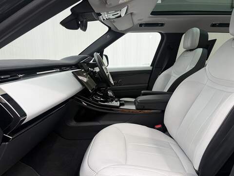 Land Rover Range Rover Sport 3.0 D300 MHEV Dynamic SE SUV 5dr Diesel Auto 4WD Euro 6 (s/s) (300 ps) - U701