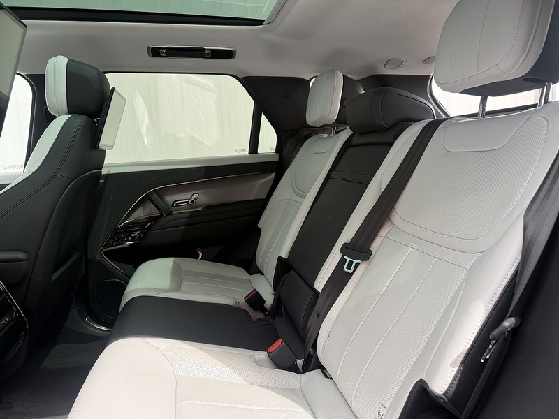 Land Rover Range Rover Sport 3.0 D300 MHEV Dynamic SE SUV 5dr Diesel Auto 4WD Euro 6 (s/s) (300 ps) - U701
