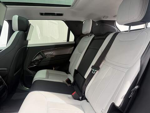 Land Rover Range Rover Sport 3.0 D300 MHEV Dynamic SE SUV 5dr Diesel Auto 4WD Euro 6 (s/s) (300 ps) - U701