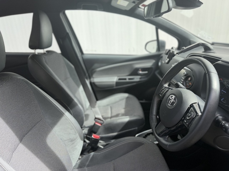 Toyota Yaris 1.5 VVT-h Excel Hatchback 5dr Petrol Hybrid E-CVT Euro 6 (s/s) (15in Alloy) (100 ps) - U702