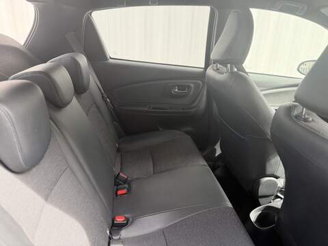 Toyota Yaris 1.5 VVT-h Excel Hatchback 5dr Petrol Hybrid E-CVT Euro 6 (s/s) (15in Alloy) (100 ps) - U702