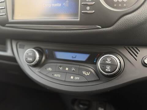 Toyota Yaris 1.5 VVT-h Excel Hatchback 5dr Petrol Hybrid E-CVT Euro 6 (s/s) (15in Alloy) (100 ps) - U702