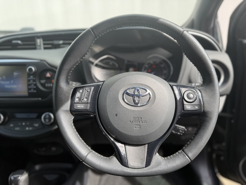 Toyota Yaris 1.5 VVT-h Excel Hatchback 5dr Petrol Hybrid E-CVT Euro 6 (s/s) (15in Alloy) (100 ps) - U702