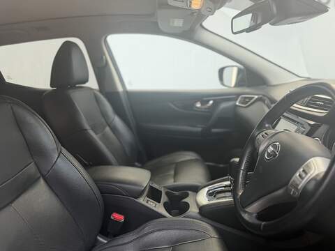 Nissan Qashqai 1.2 DIG-T Tekna SUV 5dr Petrol XTRON 2WD Euro 6 (s/s) (115 ps) - U703
