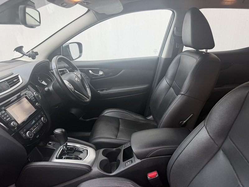 Nissan Qashqai 1.2 DIG-T Tekna SUV 5dr Petrol XTRON 2WD Euro 6 (s/s) (115 ps) - U703