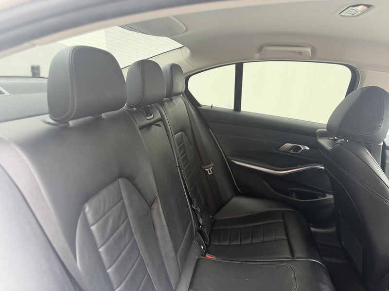 BMW 3 Series 2.0 320d Sport Saloon 4dr Diesel Auto Euro 6 (s/s) (190 ps) - U705