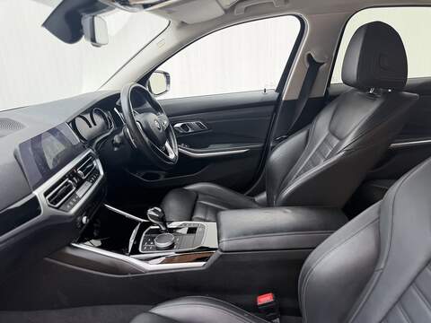 BMW 3 Series 2.0 320d Sport Saloon 4dr Diesel Auto Euro 6 (s/s) (190 ps) - U705