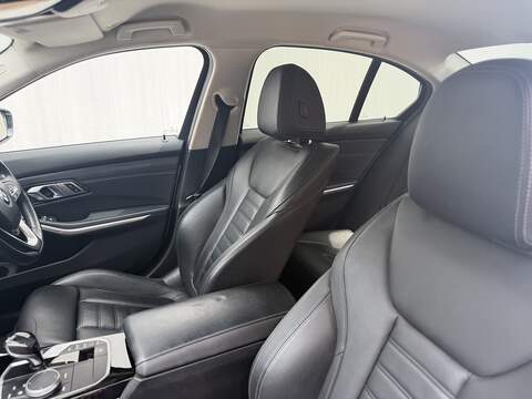 BMW 3 Series 2.0 320d Sport Saloon 4dr Diesel Auto Euro 6 (s/s) (190 ps) - U705