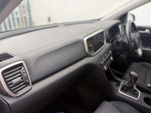 Kia Sportage 1.6 GDi 2 GPF SUV 5dr Petrol Manual Euro 6 (s/s) (130 bhp) - U715